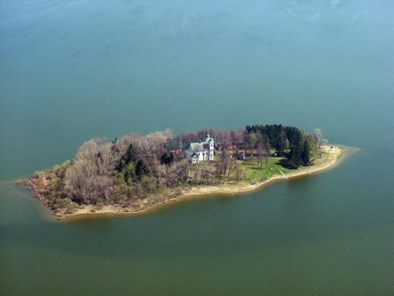 Slanický ostrov umenia