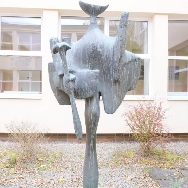 Miroslav Ksandr, Strážca stád, areál elektrotechnickej školy, Tvrdošín (pôvodne Nižná), 1975